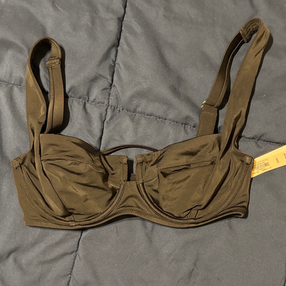 Victoria’s Secret Underwire Swim Top Bikini in Black 32DD